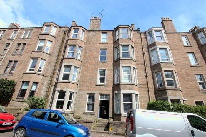 2 Bedroom Flat To Rent In Bellefield Avenue, Dundee, DD1