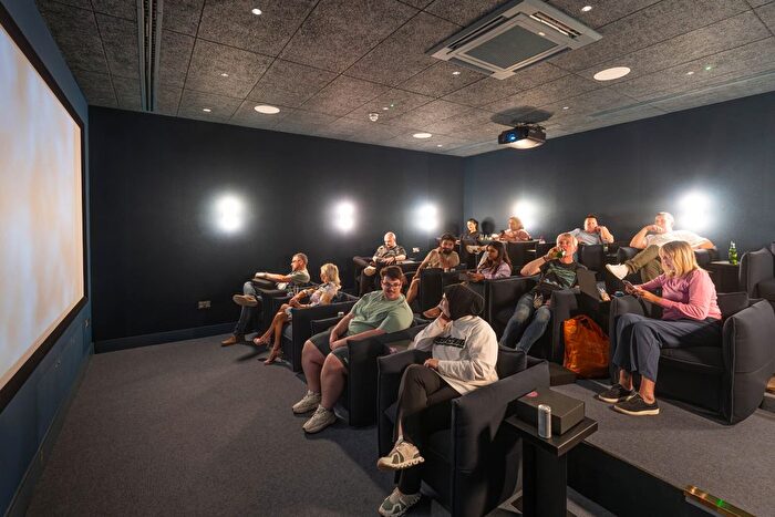 1 Bedroom Flat To Rent In Lyons Dock, Grenan Square, Greenford, UB6