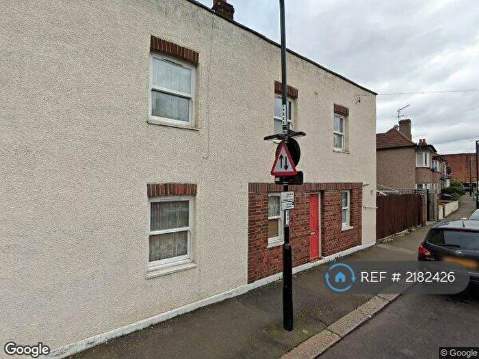 2 Bedroom End Of Terrace House To Rent In Wildfell Road, London, SE6