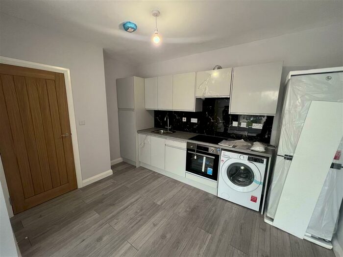2 Bedroom Apartment To Rent In Station Street, Burton On Trent, DE14