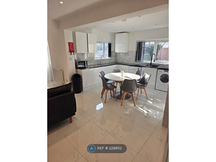 6 Bedroom Semi-Detached House To Rent In Shelley Road, Oxford, OX4