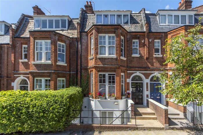2 Bedroom Flat For Sale In Glenloch Road, London, NW3
