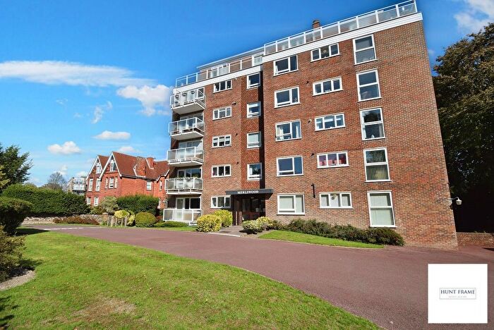 2 Bedroom Flat For Sale In Meads Road, Eastbourne, BN20