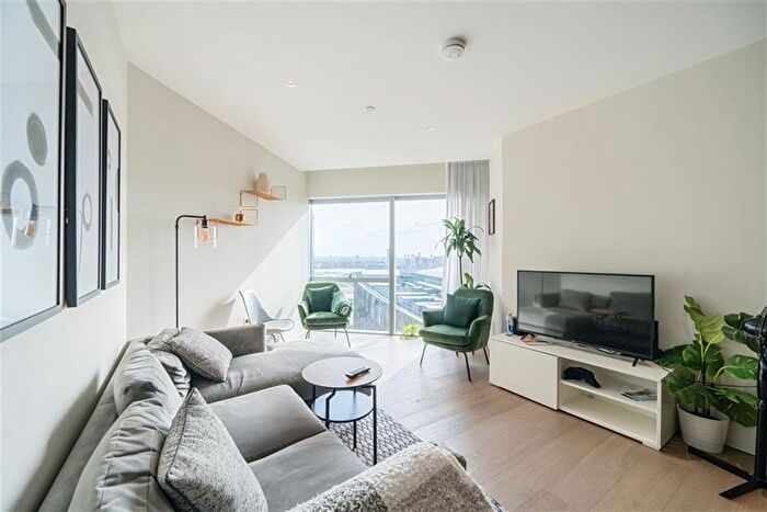 3 Bedroom Flat To Rent In No., Upper Riverside, Cutter Lane, Greenwich Peninsula, SE10