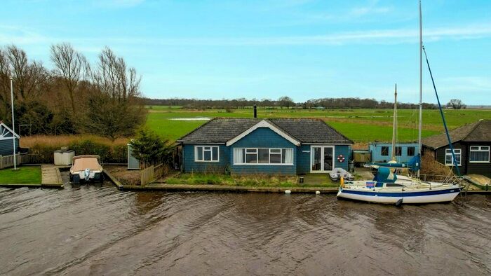 2 Bedroom Detached Bungalow For Sale In Riverside, NR29