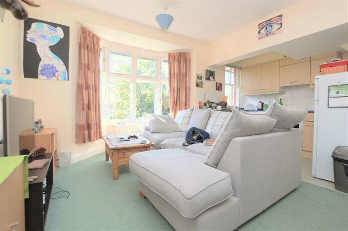 1 Bedroom Flat To Rent In , Redlands Road, RG1