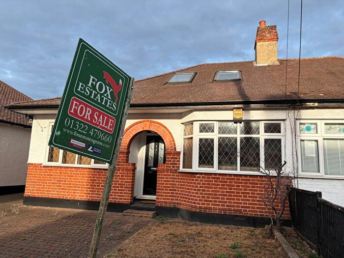 3 Bedroom Semi-Detached Bungalow For Sale In Dalmeny Road, Erith, DA8