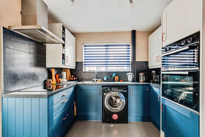 3 Bedroom Semi Detached House For Sale In Elborough Road, Swindon, Wiltshire, SN2