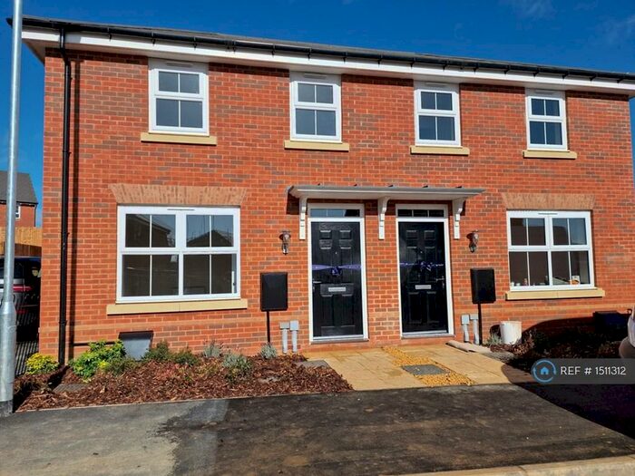 3 Bedroom Semi-Detached House To Rent In Hamlet Street, Northampton, NN8