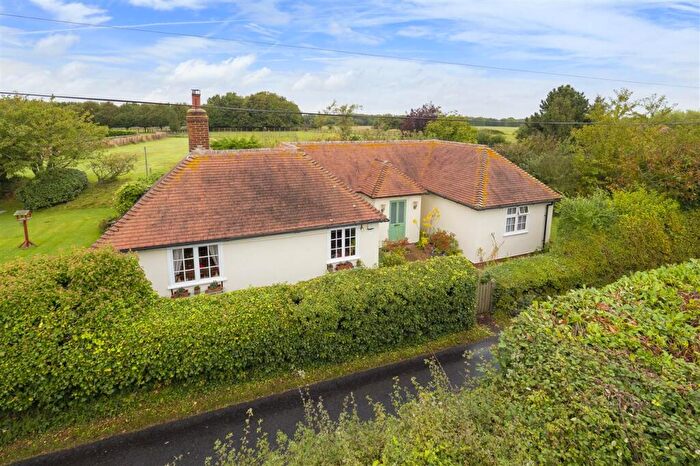 3 Bedroom Detached Bungalow For Sale In Hansletts Bungalow, Hansletts Lane, Ospringe, ME13