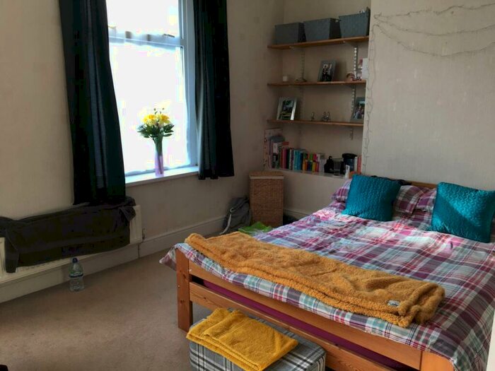 4 Bedroom House To Rent In Whitchurch Road, Heath, Cardiff, CF14