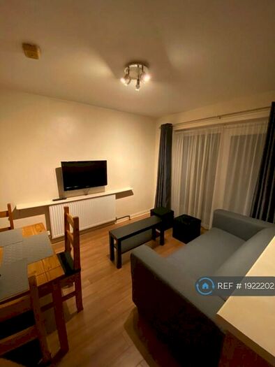 3 Bedroom Semi-Detached House To Rent In Swenson Avenue, Nottingham, NG7