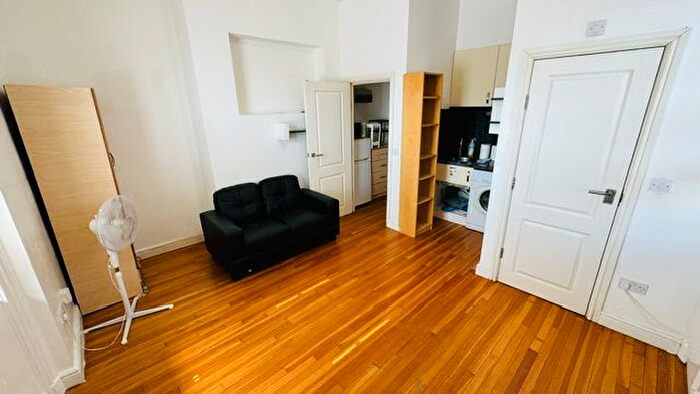 Studio To Rent In Brighton Road, Purley, CR8