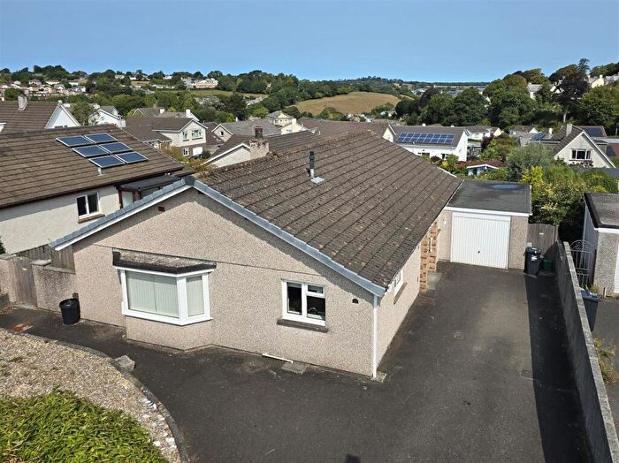 2 Bedroom Detached Bungalow For Sale In Dunheved Fields, Launceston, PL15
