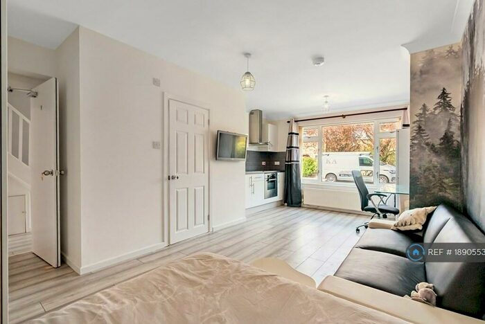 Studio To Rent In Bourne Road, Cambridge, CB4