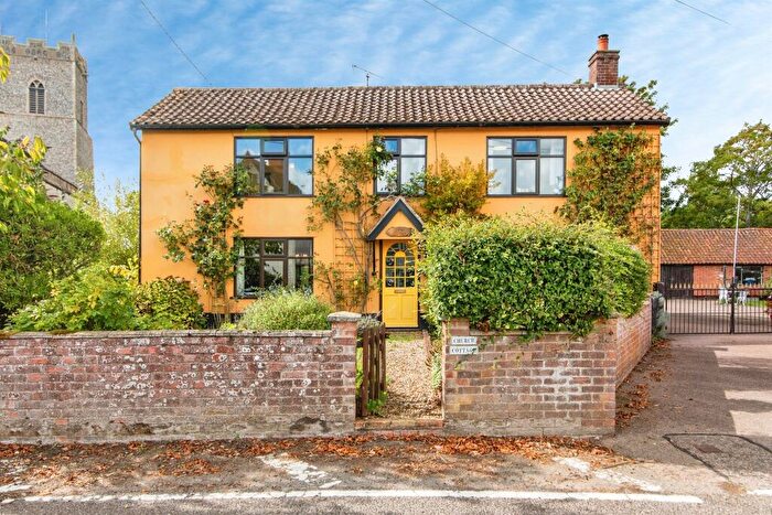 4 Bedroom Detached House For Sale In The Street, Metfield, Harleston, IP20