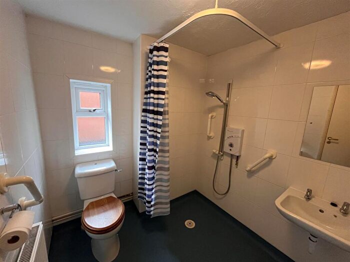 2 Bedroom Semi-Detached Bungalow For Sale In New Street, Church Gresley, DE11