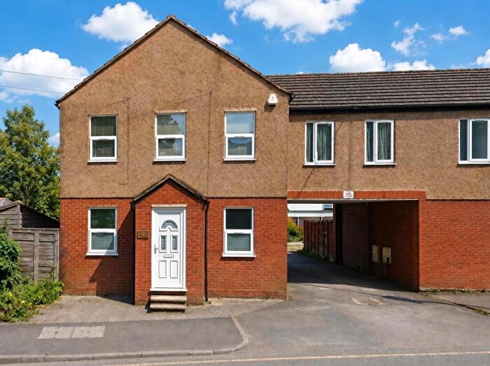 2 Bedroom Flat For Sale In Grove Road, Hitchin, SG5