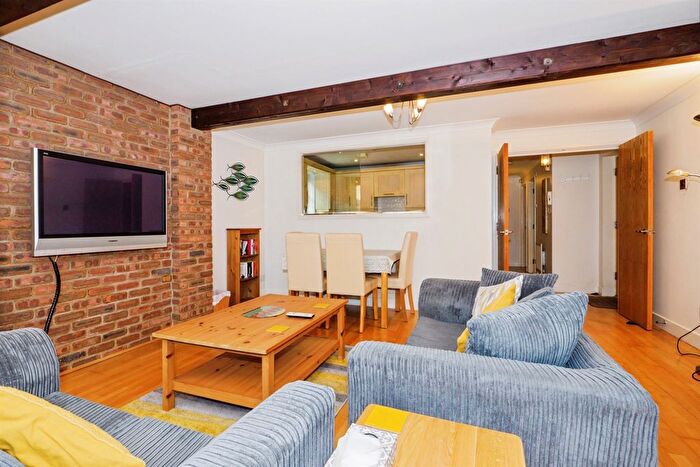 2 Bedroom Flat For Sale In Holters Mill, Canterbury, CT2