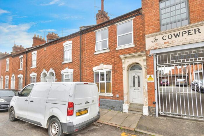 3 Bedroom Terraced House For Sale In Shakespeare Road, Northampton, Northamptonshire, NN1