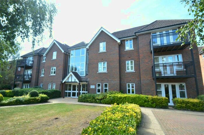 2 Bedroom Ground Flat To Rent In Beckenham Grove, Bromley, BR2
