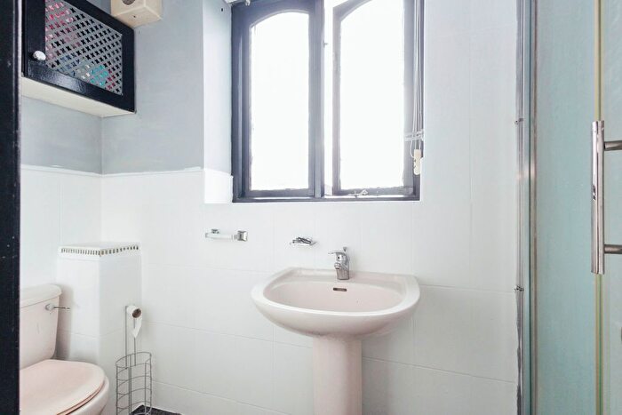 4 Bedroom Detached House For Sale In Mary Street, Droylsden, Lancashire, M43