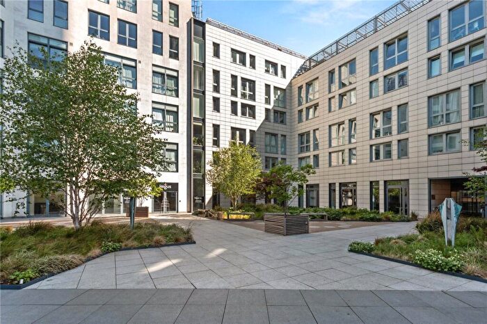 1 Bedroom Apartment For Sale In Britannia Walk, London, N1