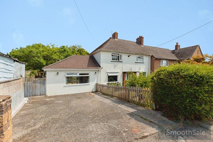 3 Bedroom End Of Terrace House For Sale In South Side, Bristol, BS49