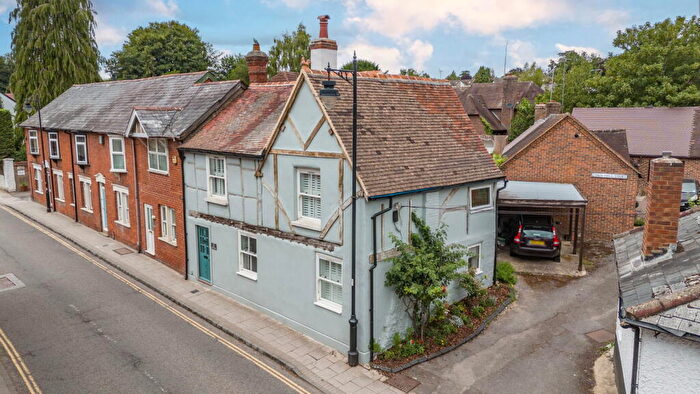 5 Bedroom End Of Terrace House For Sale In Bell Street, Whitchurch, RG28