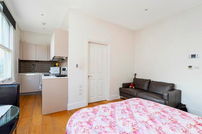 Studio To Rent In Parsons Green Lane, London, SW6