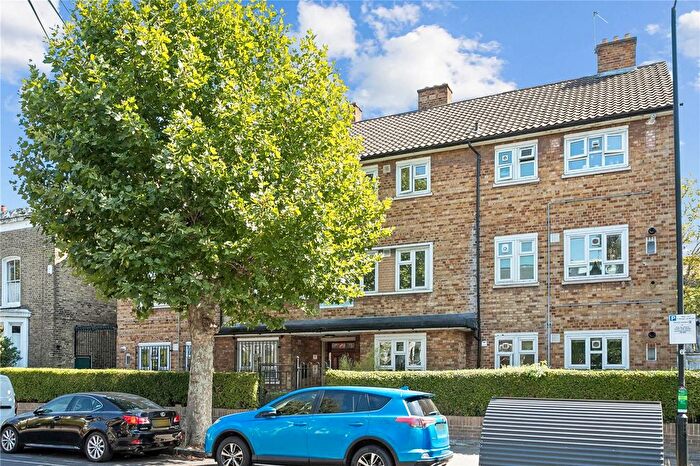 2 Bedroom Flat For Sale In Powerscroft Road, London, E5