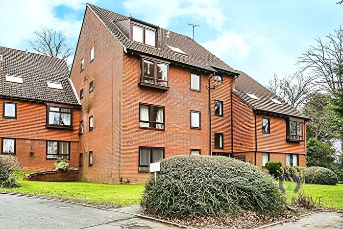 1 Bedroom Flat To Rent In Moncrieffe Close, Dudley, West Midlands, DY2