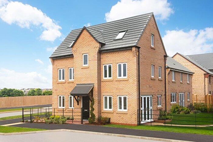 4 Bedroom Detached House For Sale In Groundsel Gardens, Priors Hall Park, NN17