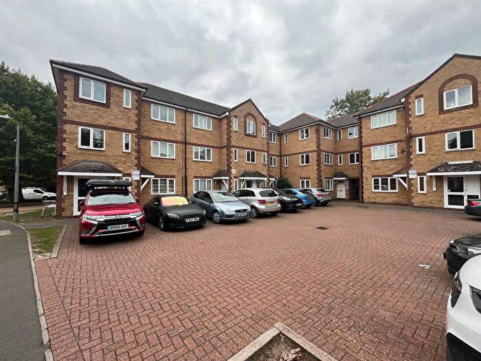 2 Bedroom Flat For Sale In Vicarage Square, Grays, RM17