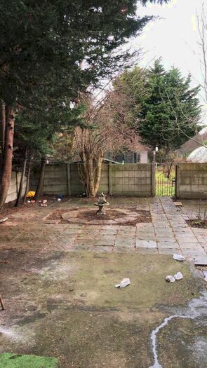 2 Bedroom Flat To Rent In Hill Road, Mitcham, CR4
