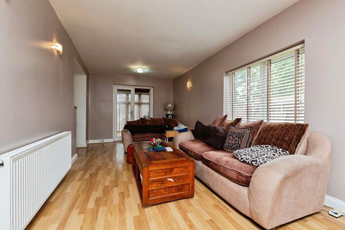 3 Bedroom End Of Terrace House For Sale In Whitby Gardens, Sutton, SM1