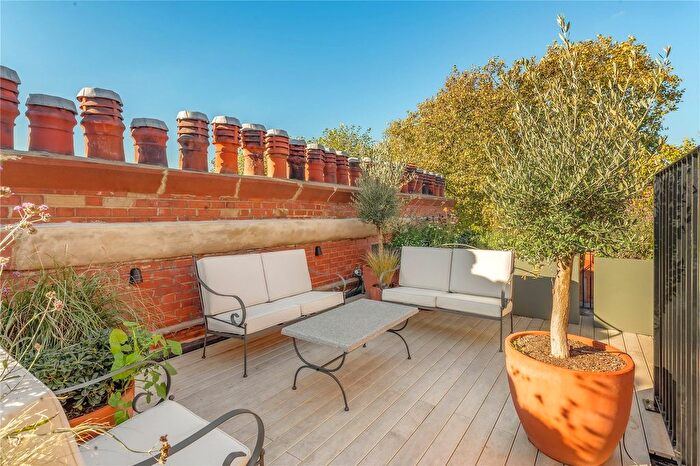 2 Bedroom Flat To Rent In Sloane Gardens, London, SW1W