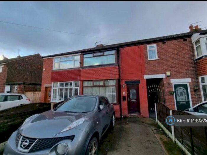 2 Bedroom Terraced House To Rent In Somerford Road, Stockport, SK5