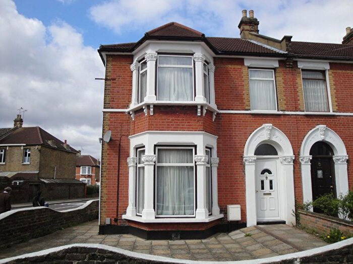 4 Bedroom Detached House To Rent In Douglas Road, Goodmayes, Ilford, IG3