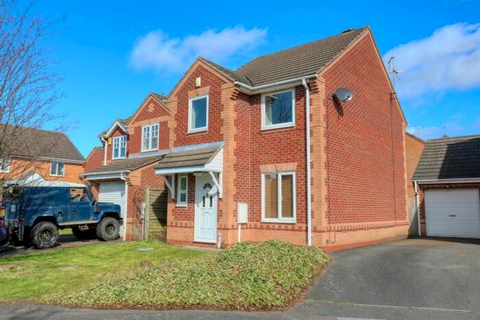 3 Bedroom Detached House To Rent In Old House Road, Loundsley Green, Chesterfield, Derbyshire S40
