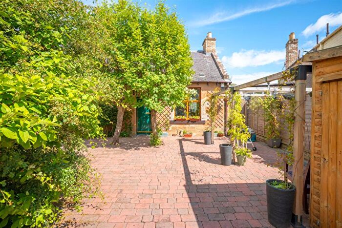 3 Bedroom End Of Terrace House For Sale In Craigie Knowes Road, Perth, PH2