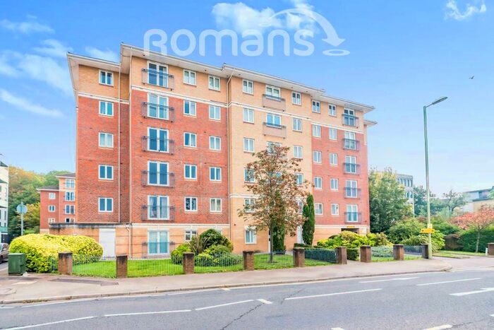 2 Bedroom Flat To Rent In Chapter House, Farnborough, GU14