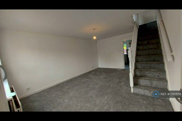 3 Bedroom Semi-Detached House To Rent In Moss Street, Salford, M7