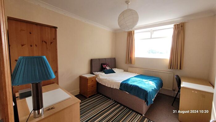 6 Bedroom House To Rent In Gwydr Crescent, Uplands, SA2