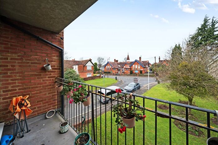 2 Bedroom Flat For Sale In Maidenhead, Berkshire, SL6