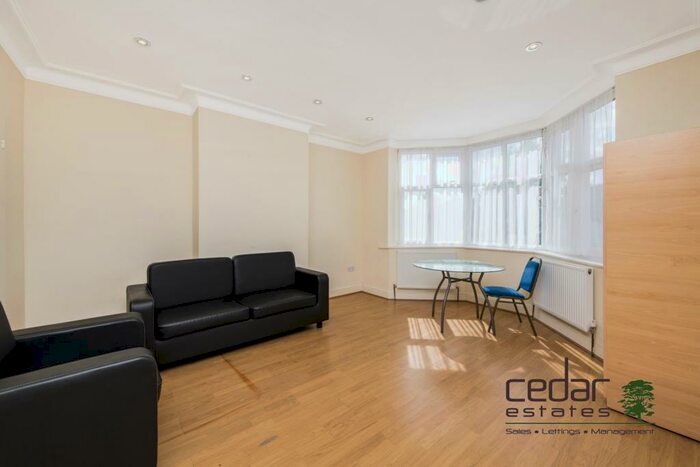 3 Bedroom Semi-Detached House To Rent In Upcroft Avenue, Edgware, HA8