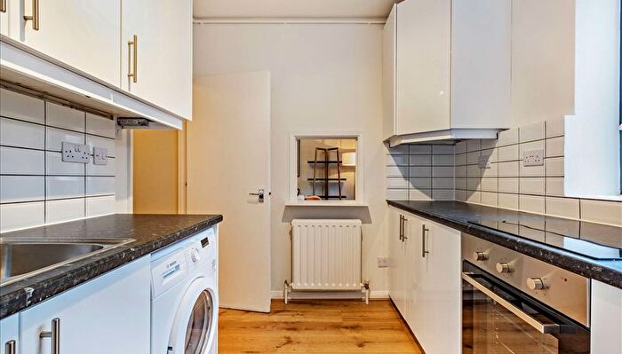 2 Bedroom Flat To Rent In Fulham Road, South Kensington, SW3