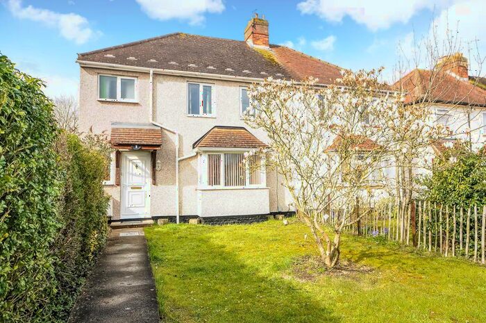 4 Bedroom Semi-Detached House To Rent In Chestnut Avenue, Headington, OX3