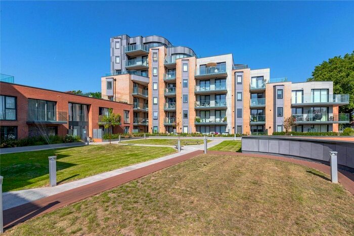 1 Bedroom Flat To Rent In Riverside View, - Berkeley Avenue, Reading, Berkshire, RG1