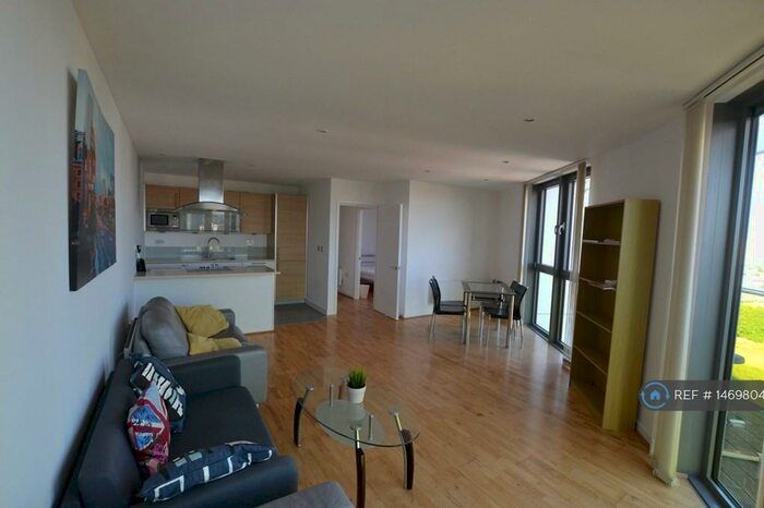 2 Bedroom Penthouse To Rent In Icona Point, London, E15